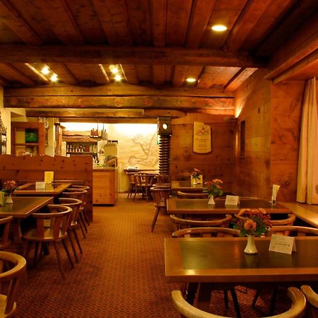 Hotel Weisses Kreuz Bergün Екстериор снимка