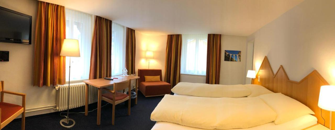 Hotel Weisses Kreuz Bergün Екстериор снимка