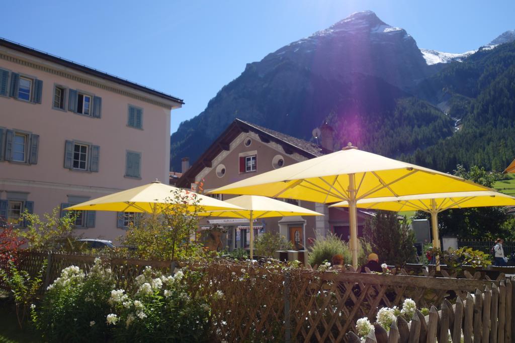 Hotel Weisses Kreuz Bergün Екстериор снимка