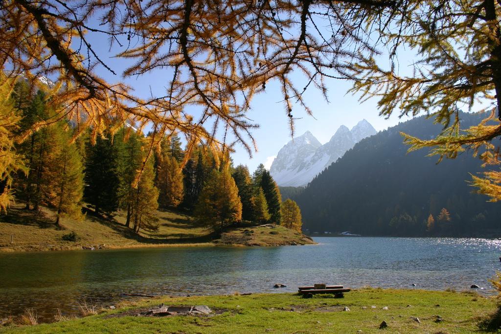 Hotel Weisses Kreuz Bergün Екстериор снимка